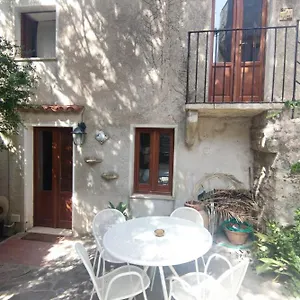  Appartamento Cortile Via Sales 11